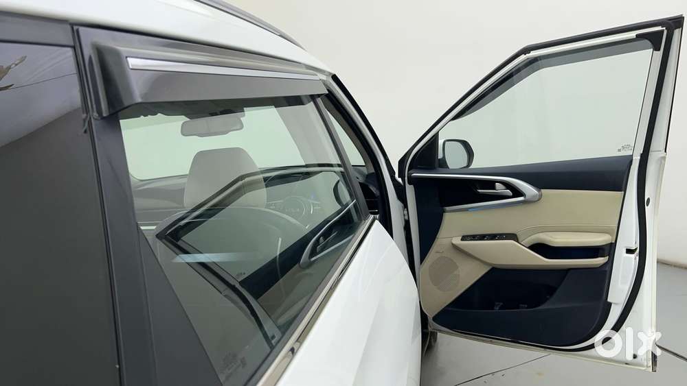 Kia Carens 1.4 Luxury Plus 6 Str, 2022, Petrol