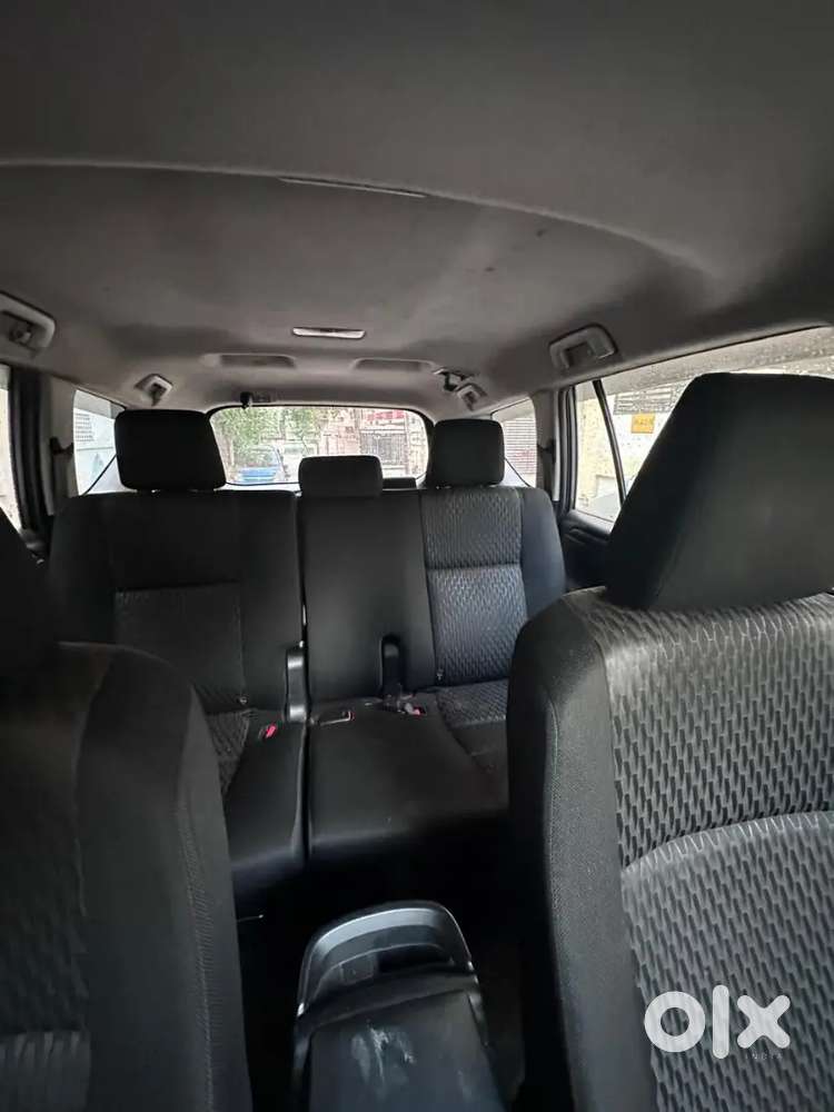 Innova Crysta 2.4 G 8 Seater