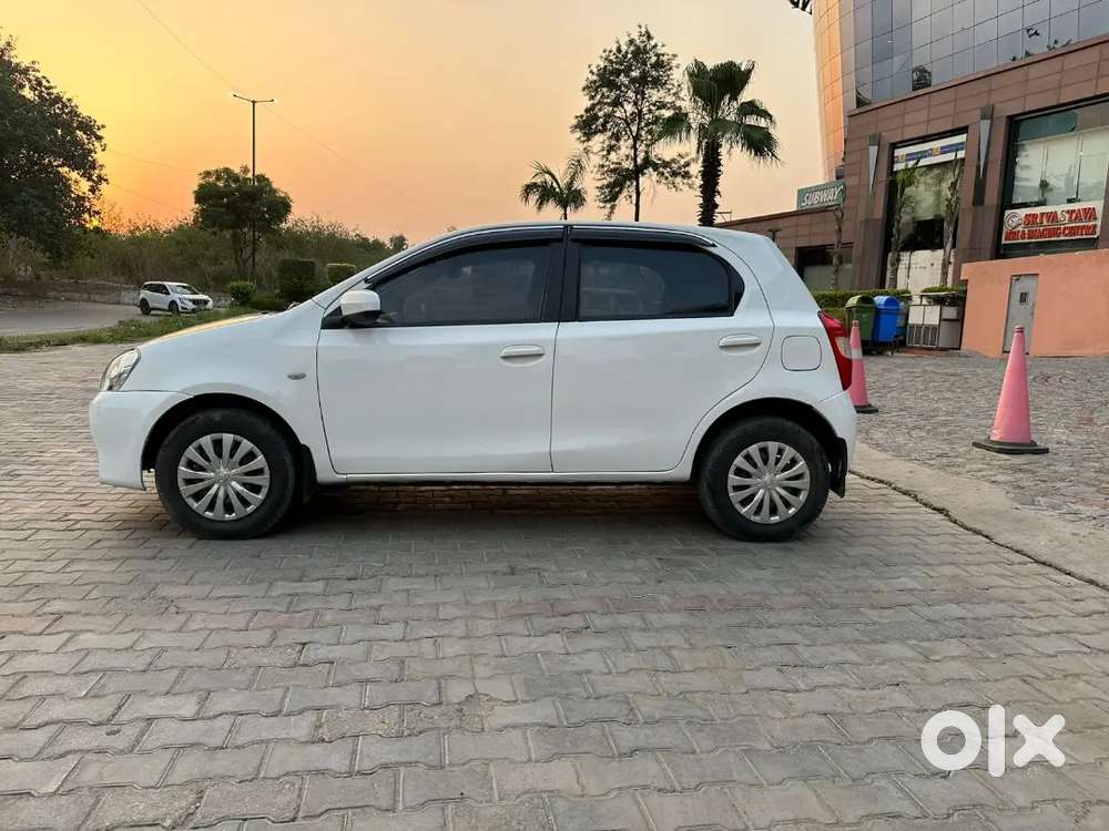 Toyota Etios Liva 2013 Petrol Well Maintained