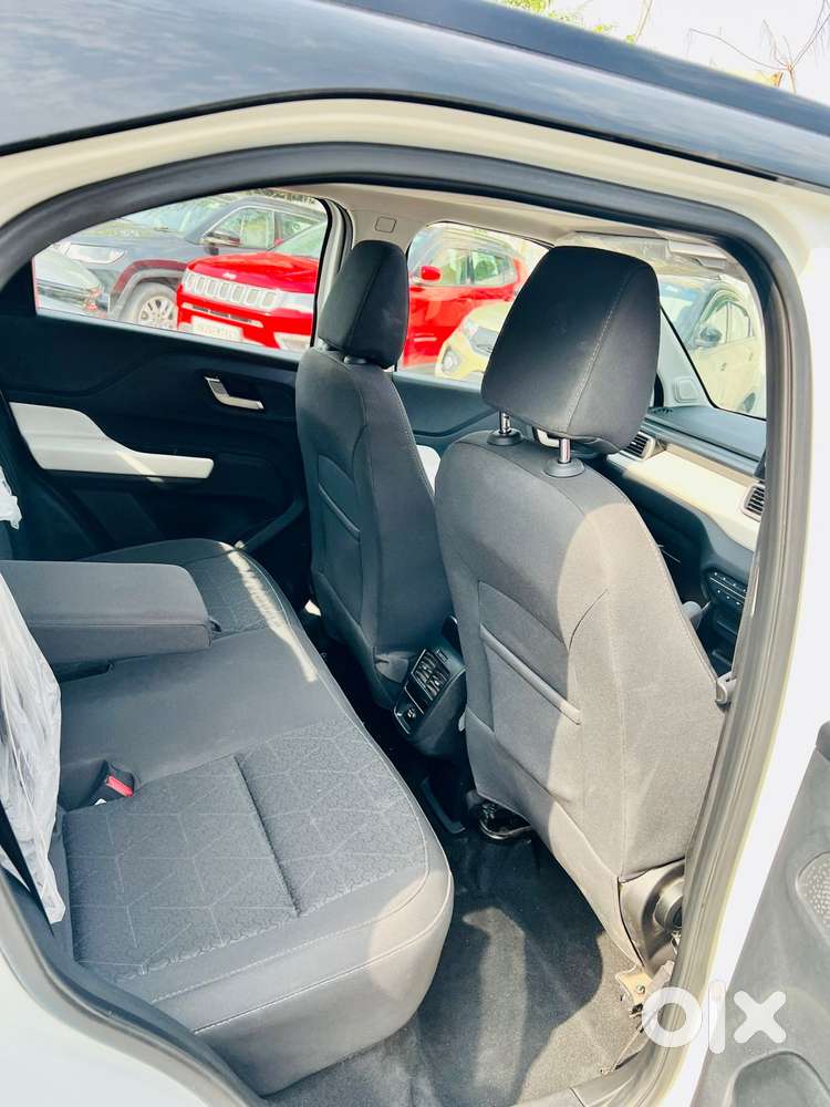 Tata Punch Creative Flagship Dual Tone Amt, 2025, Petrol