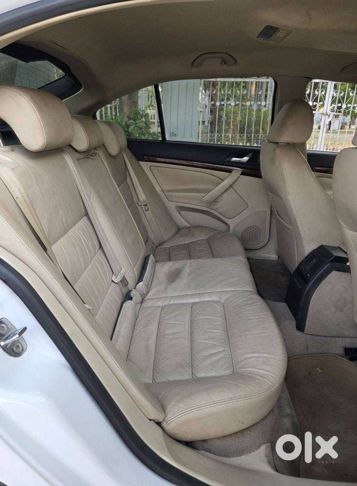 Skoda Laura Ambiente 2.0 Tdi Cr Manual, 2011, Diesel