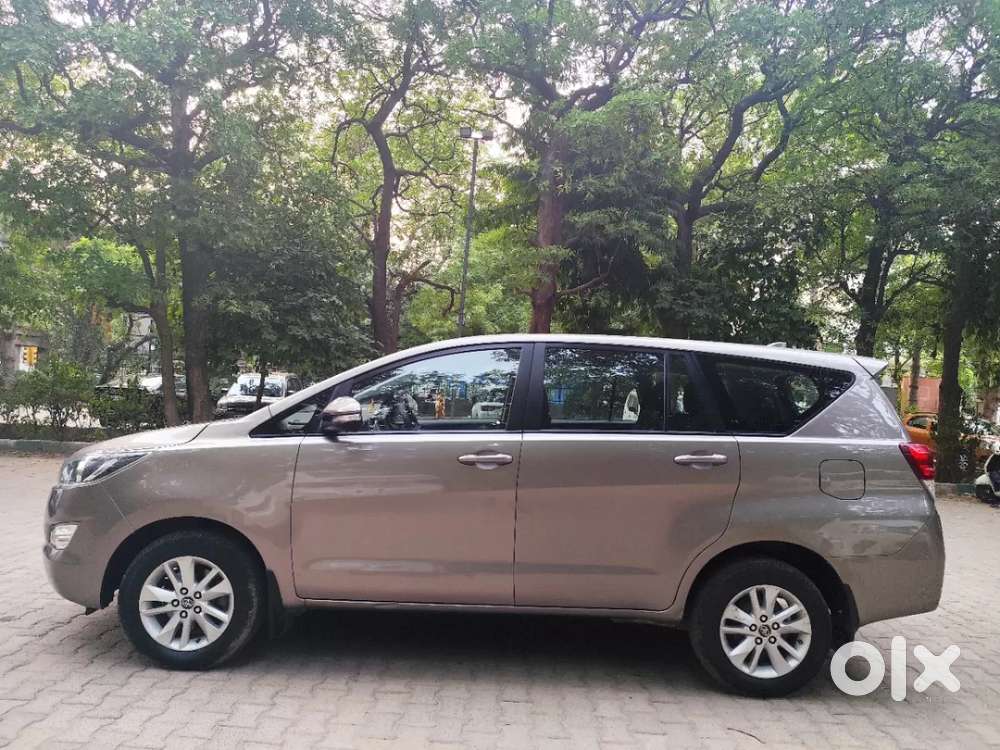 Toyota Innova Crysta 2.4 G Mt 7 Str, 2017, Diesel