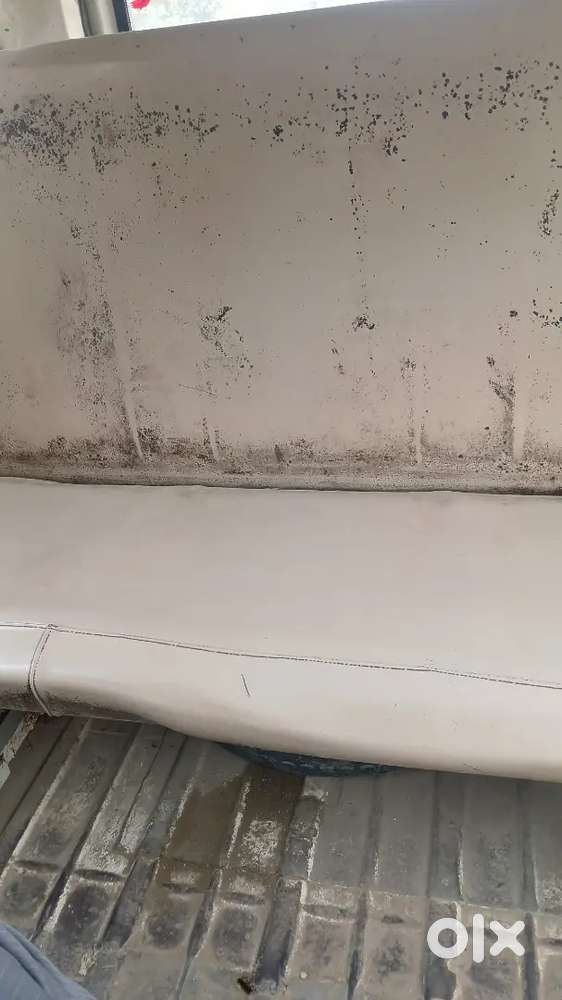 Arjent Bechna Hai Monyproblam