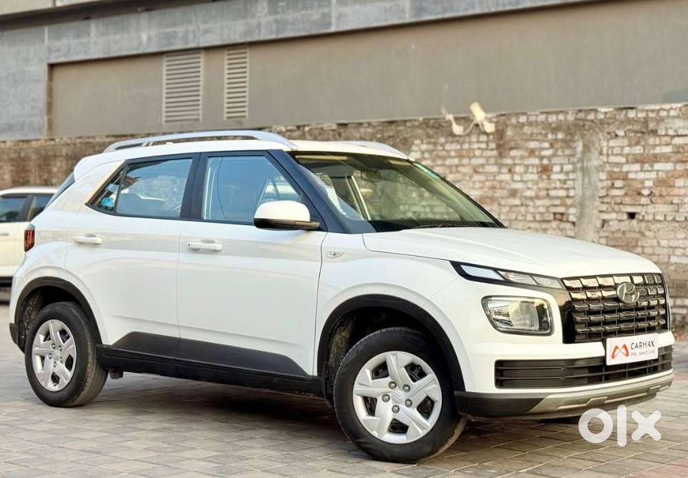 Hyundai Venue S 1.2 Petrol, 2022, Petrol
