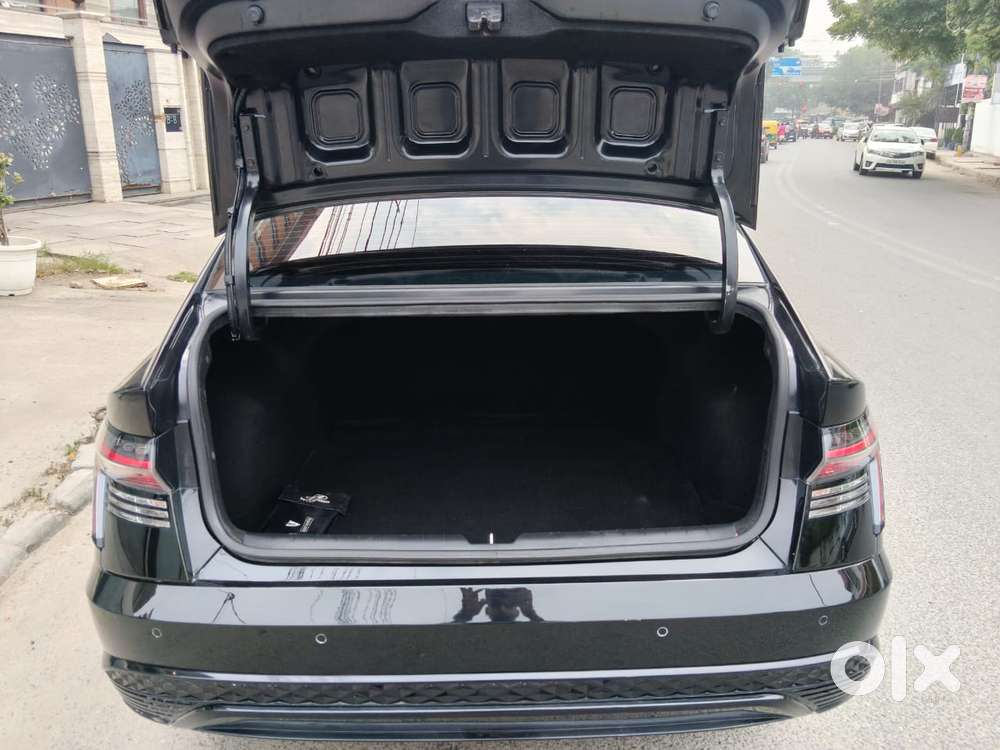 Hyundai Verna 1.5 Sx (o) Petrol Mt, 2023, Petrol