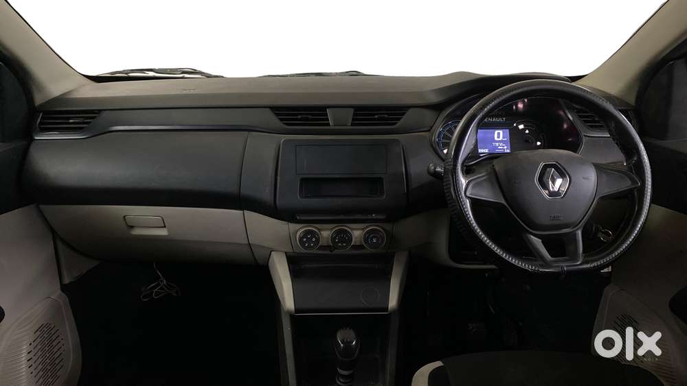 Renault Triber 1.0 Rxe, 2023, Petrol