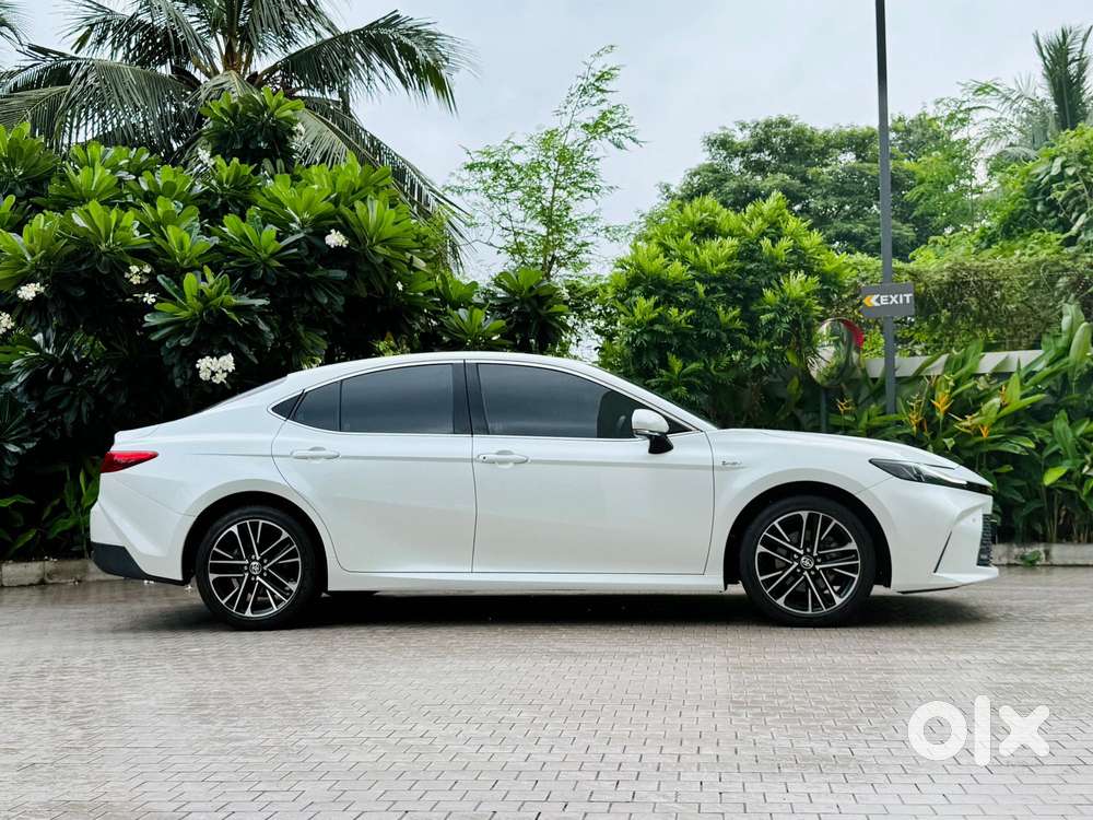 Toyota Camry Hybrid, 2025, Petrol