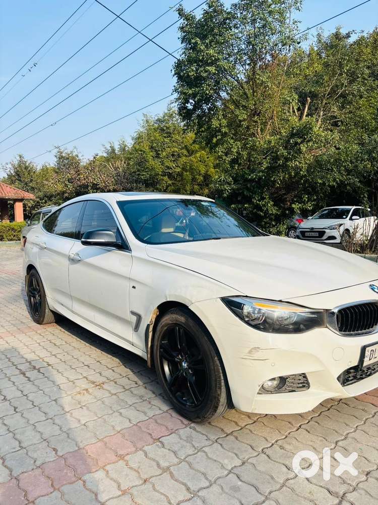Bmw 3 Series 330i, 2019, Petrol