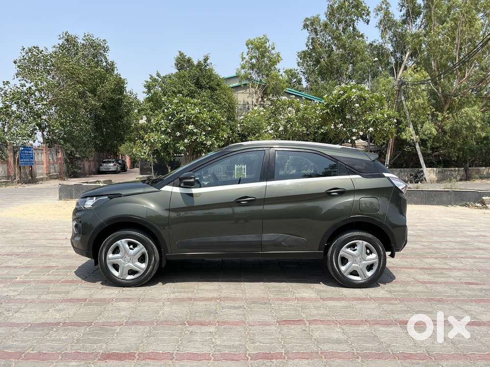 Tata Nexon 1.5 Revotorq Xma Amt (s), 2023, Petrol