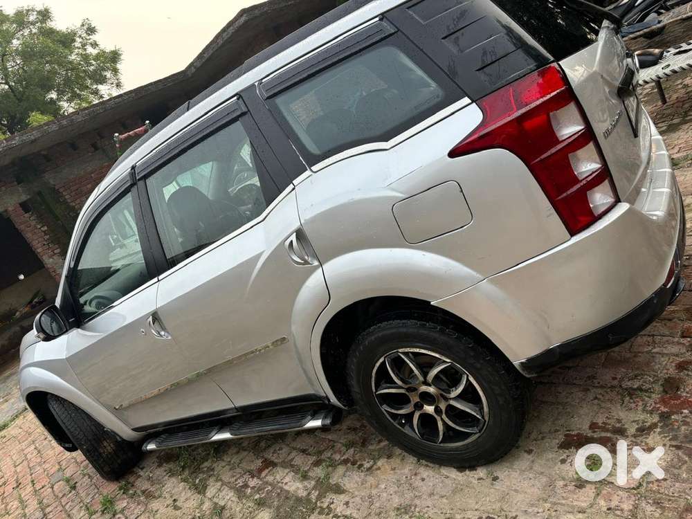 Mahindra Xuv500 2017 Diesel 75000 Km Driven