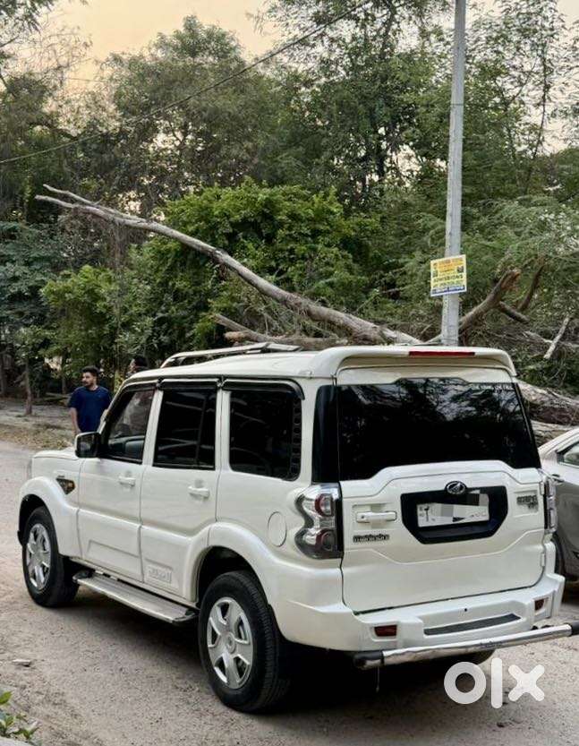 Mahindra Scorpio S4 Plus 9s, 2016, Diesel
