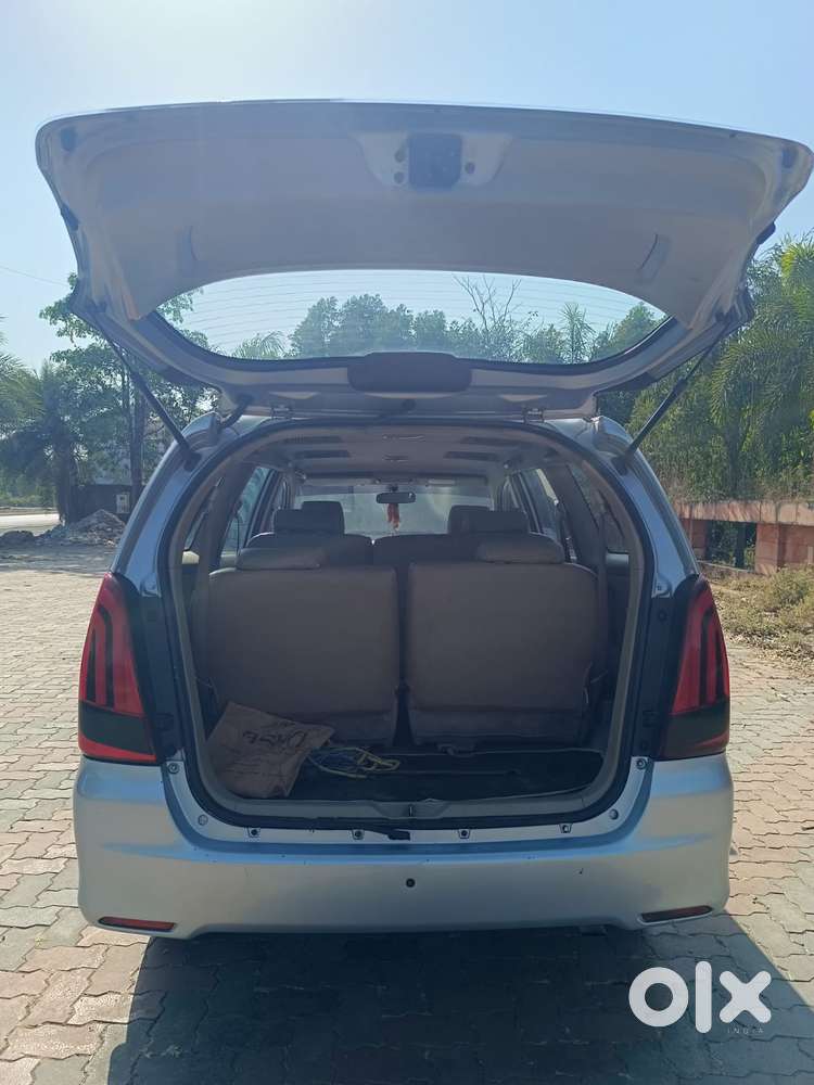 Toyota Innova 2004-2011 2.5 V Diesel 8-seater, 2010, Diesel