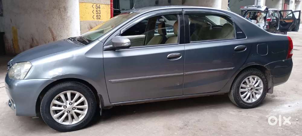 Toyota Etios 1.5 V, 2013, Petrol