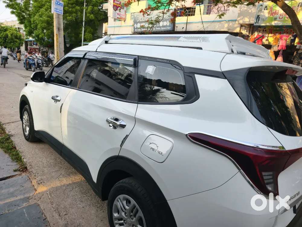 Kia Carens Premium Petrol 2023