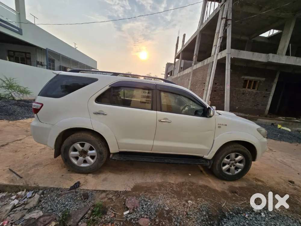Toyota Fortuner Diesel Manual 2nd Owner 2012
