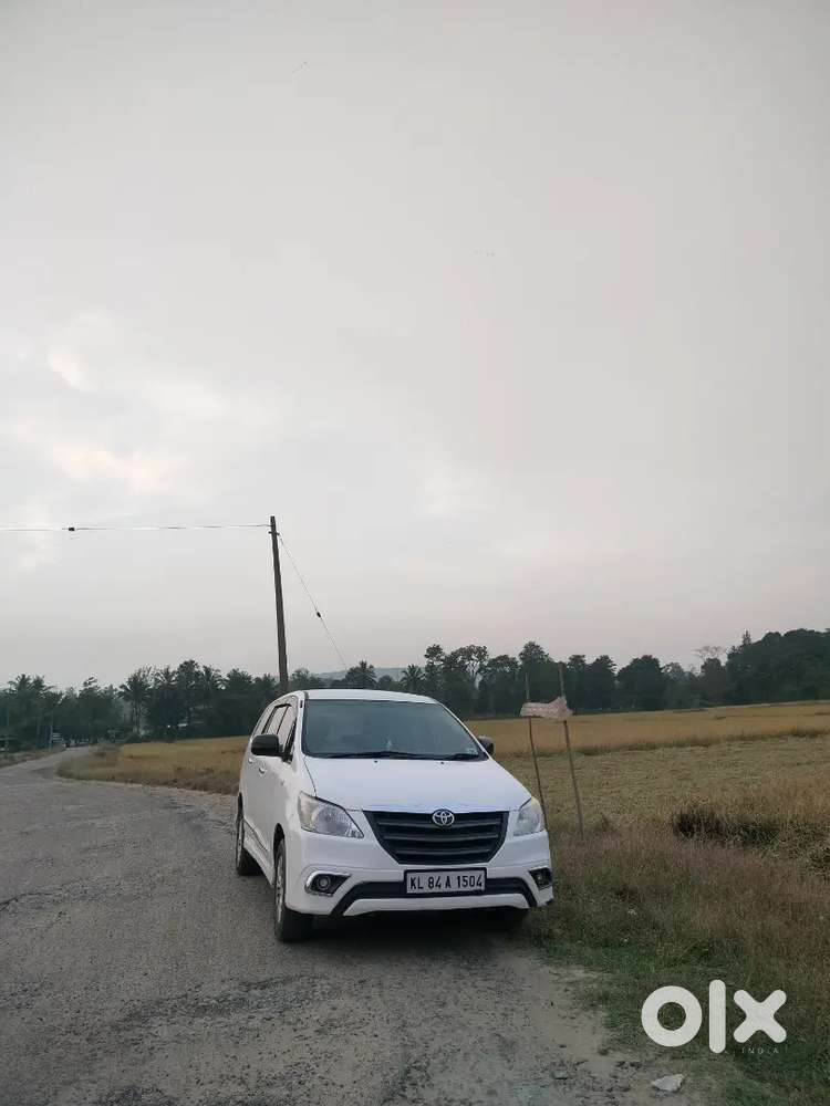 Toyota Innova 2012 Diesel Well Maintained