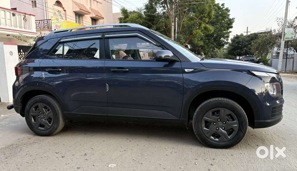 Hyundai Venue S 1.2 Petrol, 2023, Petrol