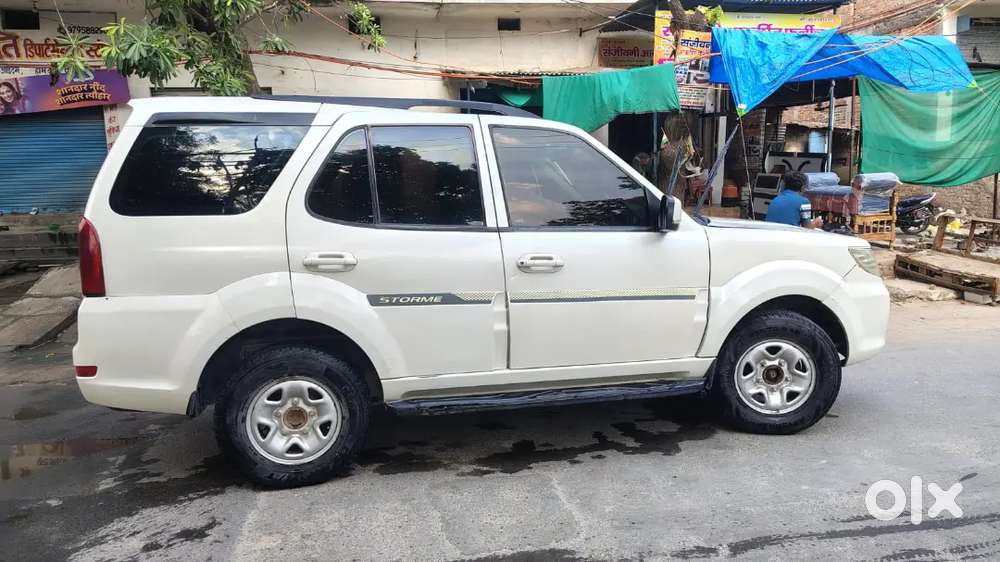Tata Safari Storme 2013 Variant