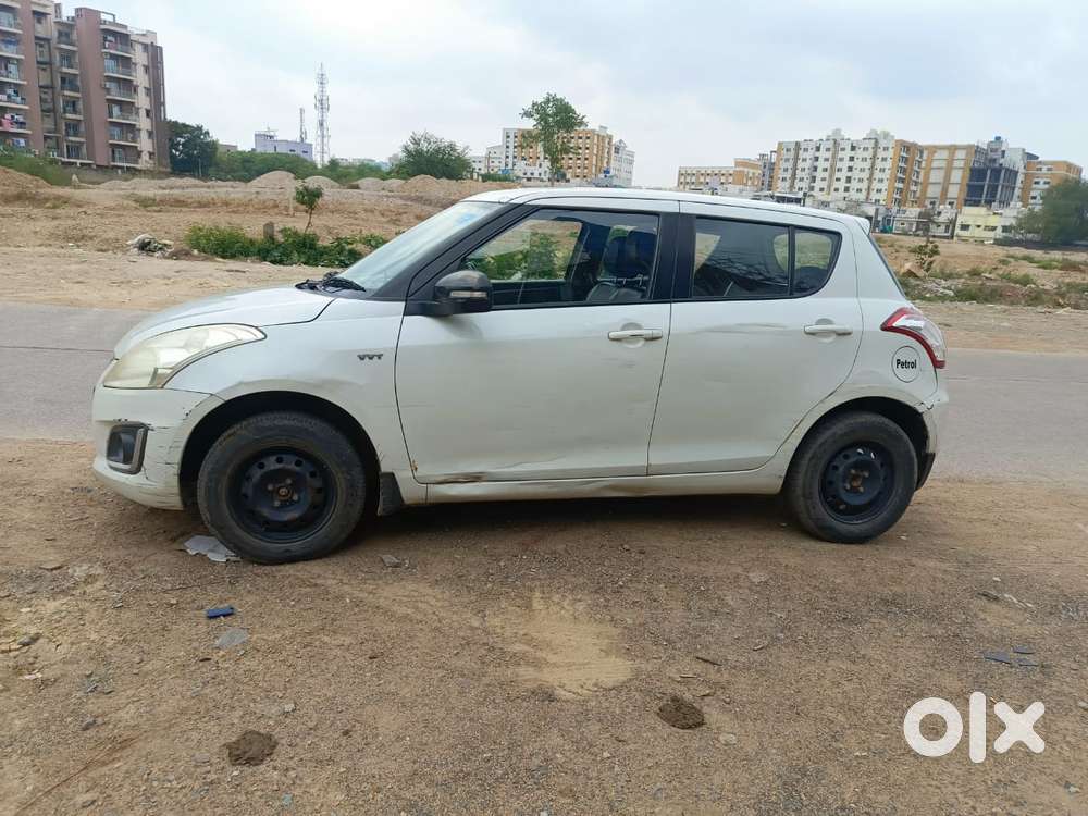 Maruti Suzuki Swift Vxi Abs Bsiv, 2017, Petrol