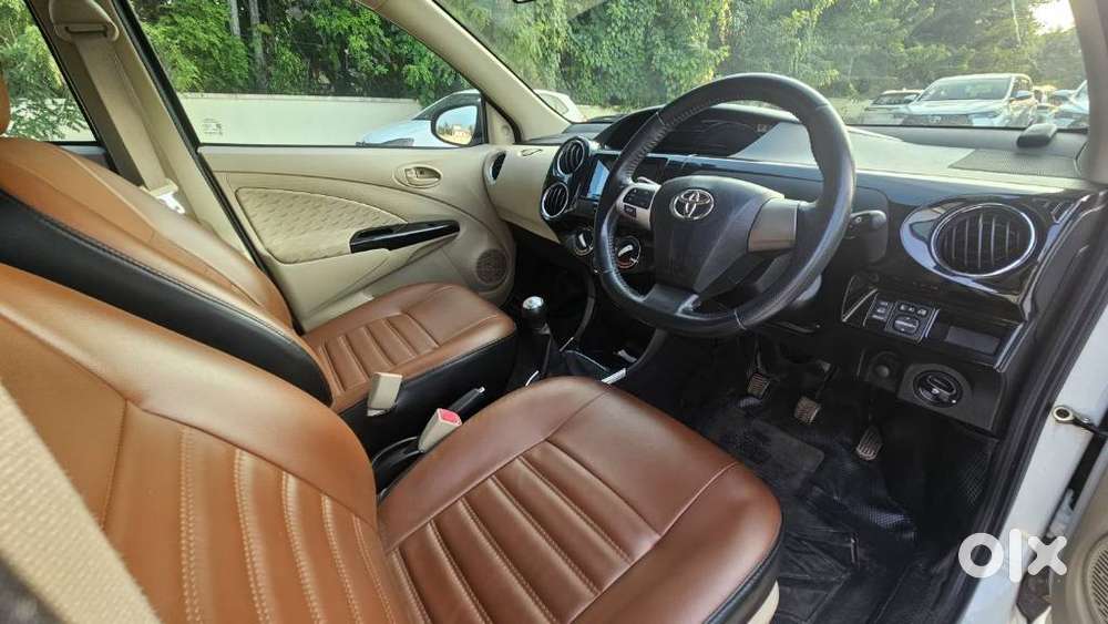 Toyota Etios Liva 1.2 Vx Dual Tone, 2019, Petrol