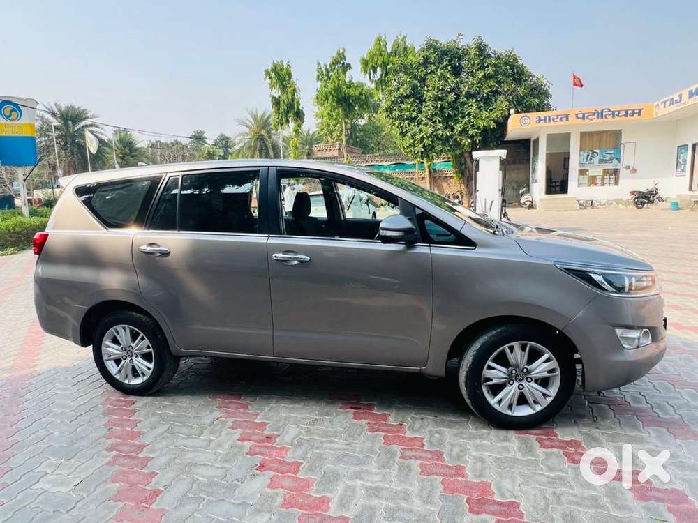 Toyota Innova Crysta 2016 Diesel Well Maintained