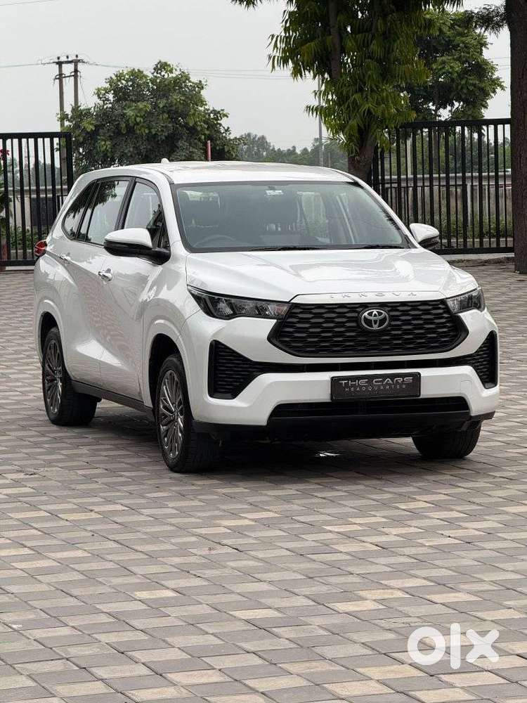 Toyota Innova Hycross 2.0 Gx 8 Str, 2023, Petrol