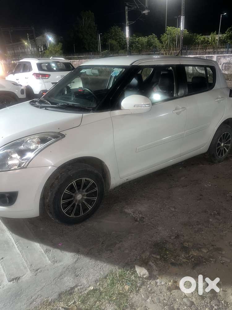 Maruti Suzuki Swift Vxi + Manual, 2014, Petrol