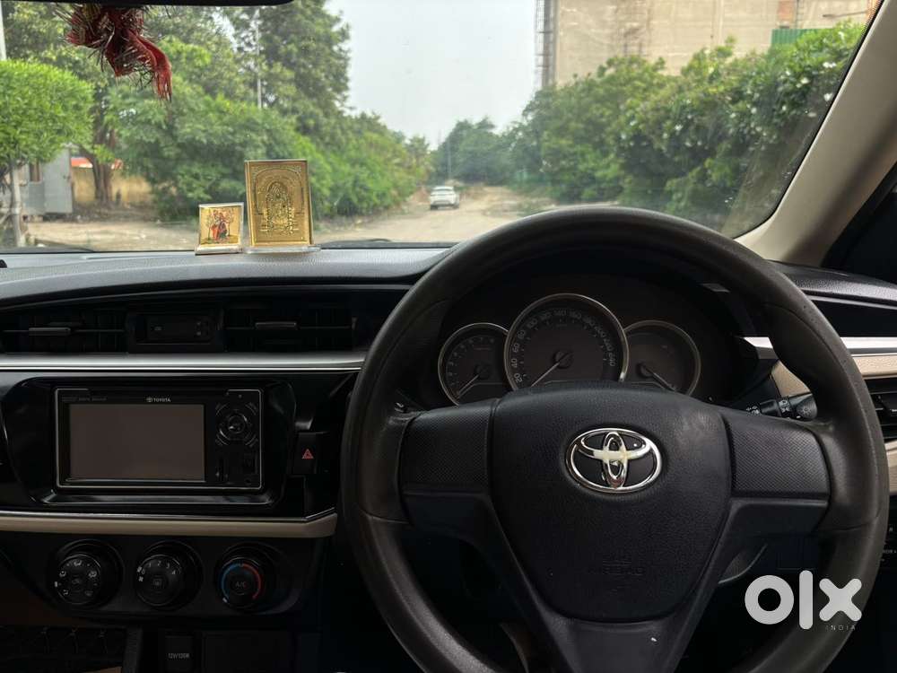 Toyota Corolla Altis 1.8 J, 2015, Petrol