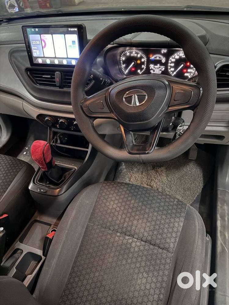 Tata Altroz 1.2 Xe, 2021, Petrol