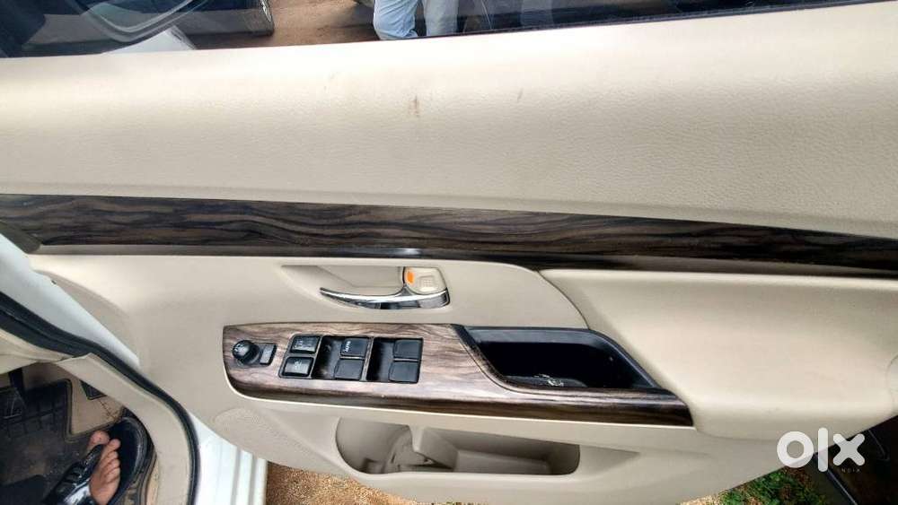 Maruti Suzuki Ertiga Zxi Shvs, 2020, Petrol