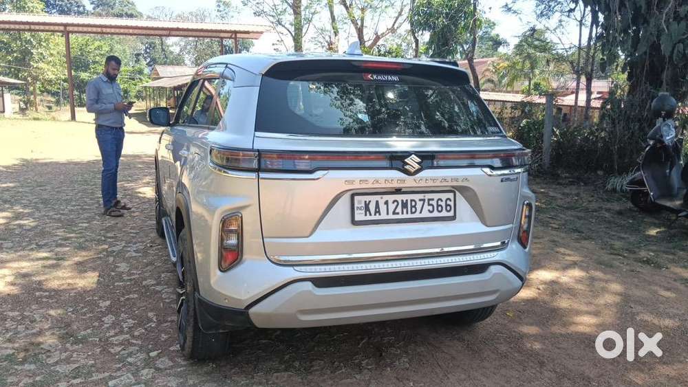 Maruti Suzuki Grand Vitara 2023 Petrol Well Maintained