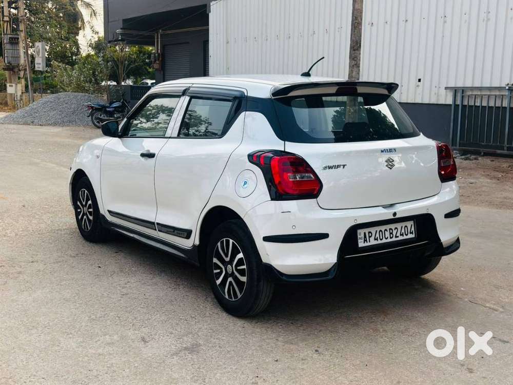 Maruti Suzuki Swift Lxi Optional-o, 2024, Petrol