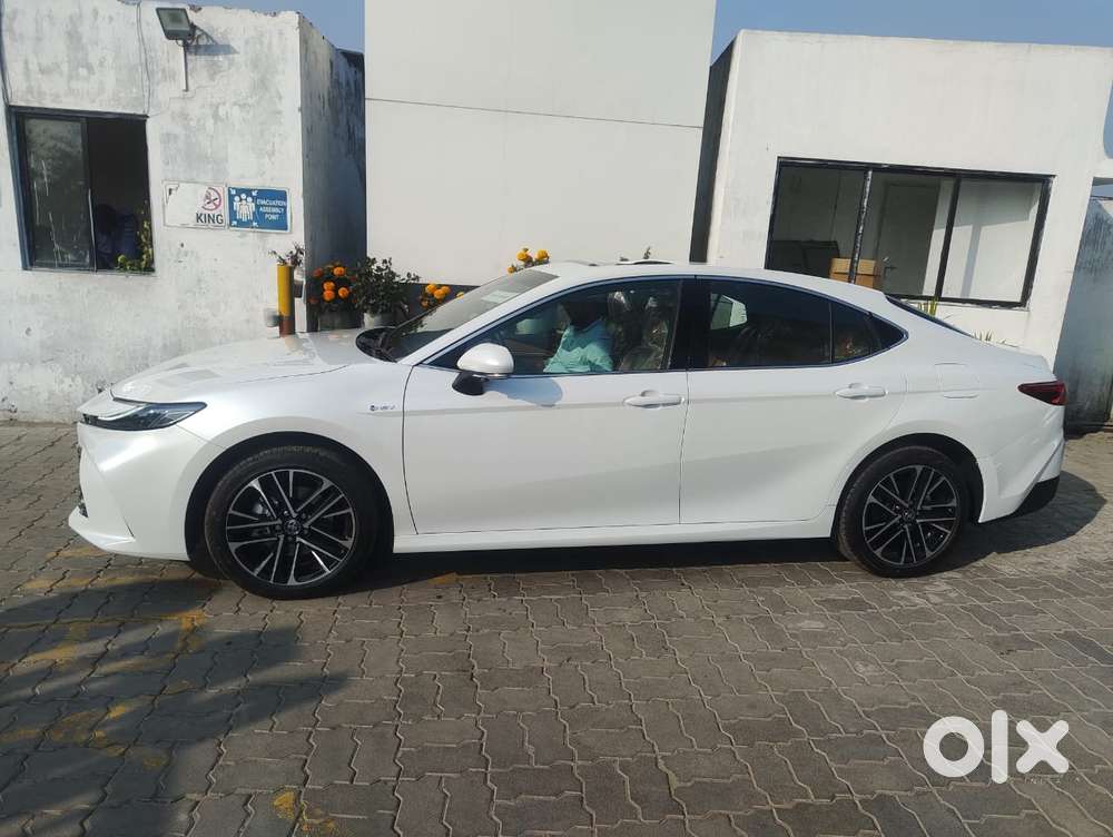 Toyota Camry 2.5 Hybrid, 2026, Petrol