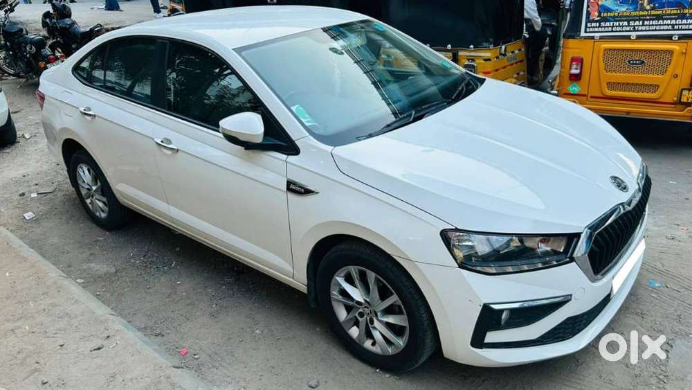 Skoda Slavia 1.0 Ambition Tsi At, 2022, Petrol