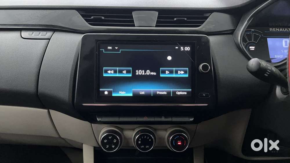 Renault Triber Rxt, 2022, Petrol