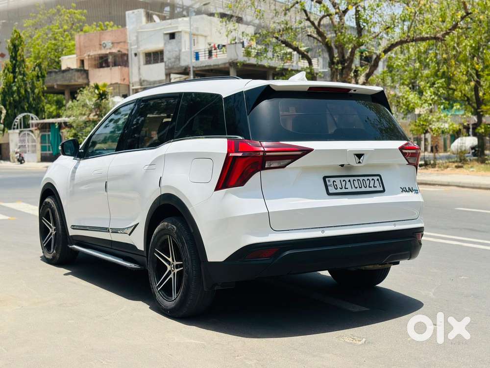 Mahindra Xuv700 2.0 Mx Petrol Mt 5 Str, 2022, Petrol