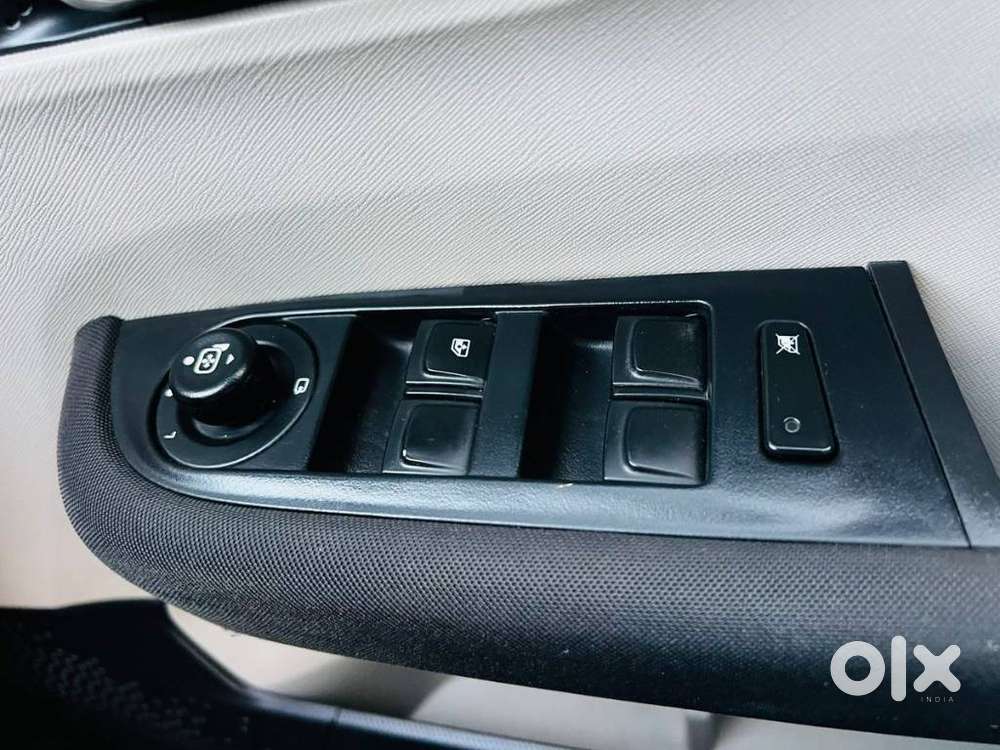 Tata Altroz Xz, 2022, Petrol