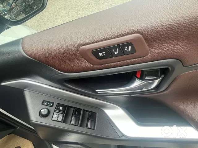 Toyota Innova Hycross 2.0 Zx (o) Hybrid 7 Str, 2024, Petrol