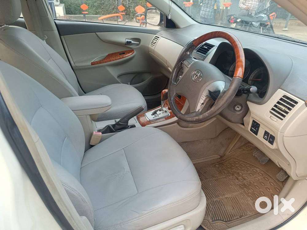 Toyota Corolla Altis G Hv At, 2011, Petrol