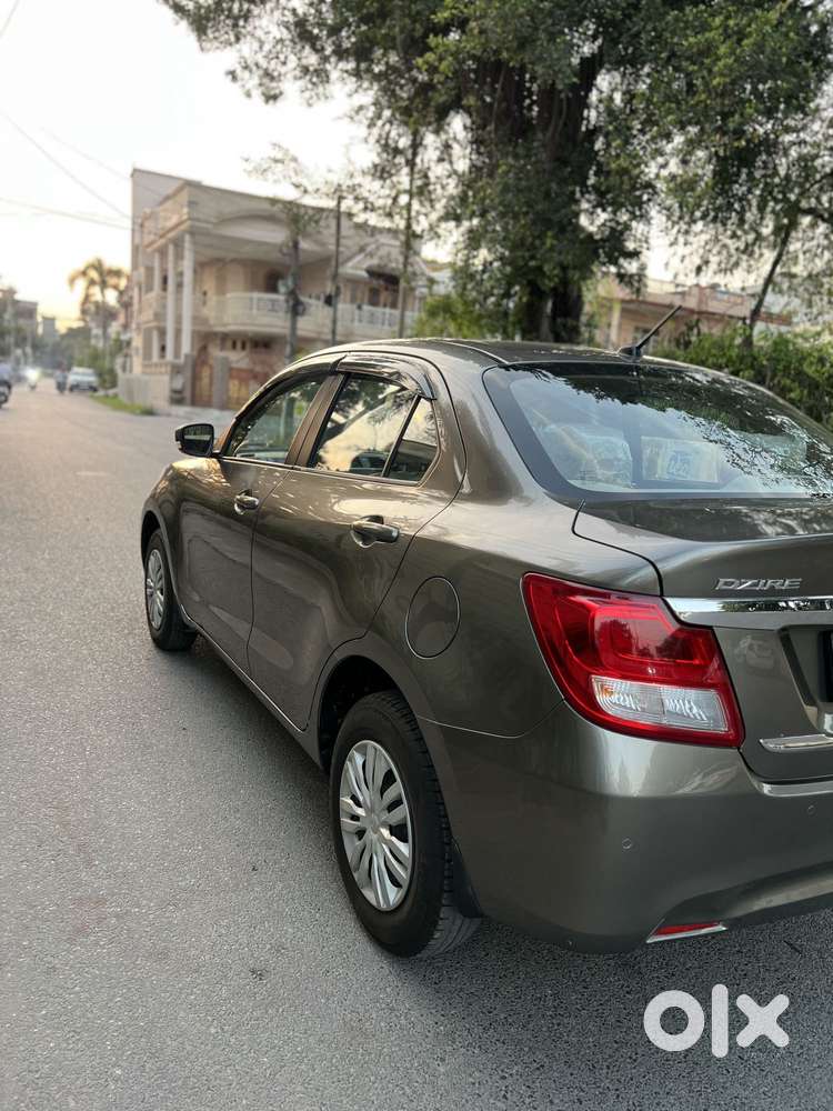 Maruti Suzuki Swift Dzire Vxi Optional, 2023, Petrol