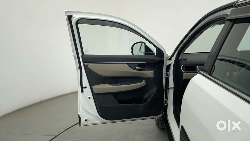 Honda Elevate V Mt, 2023, Petrol