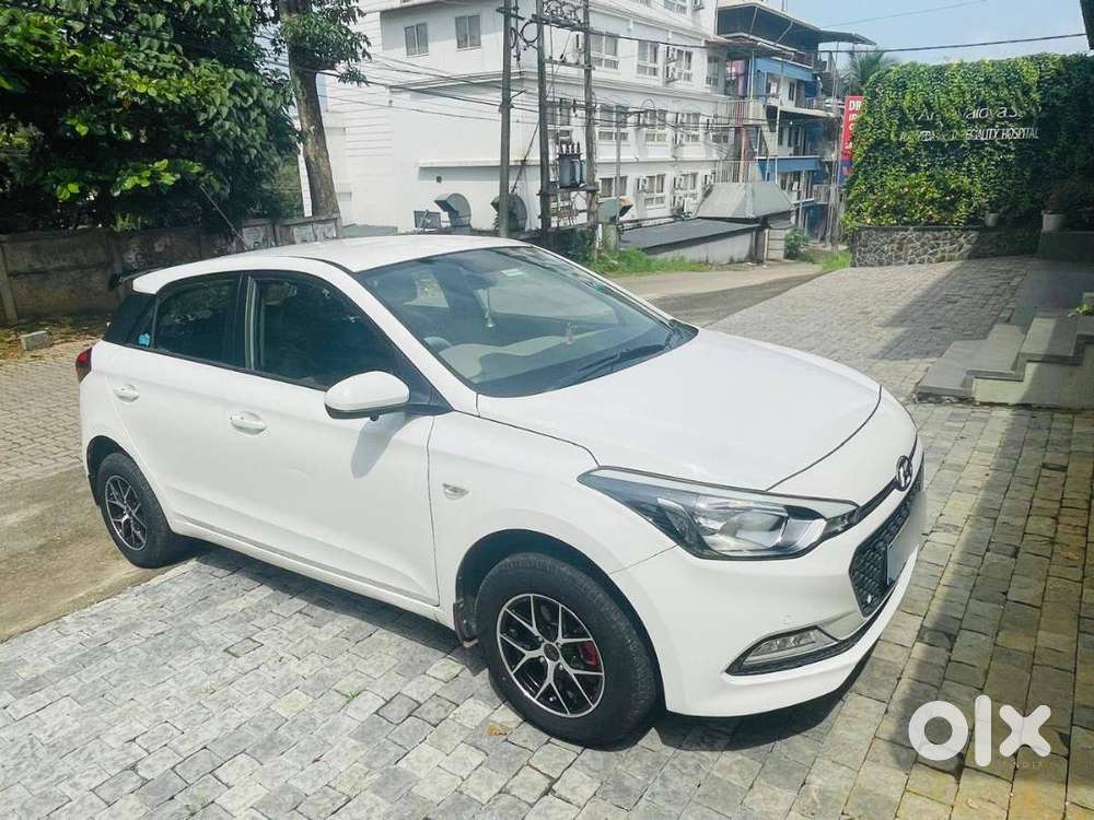 Nri-driven, Well Maintained Elite I20