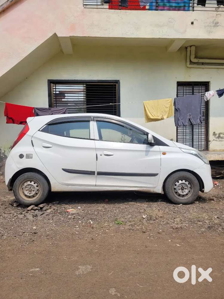 Hyundai Eon 2016 Petrol+lpg Mileage Car For Small Family