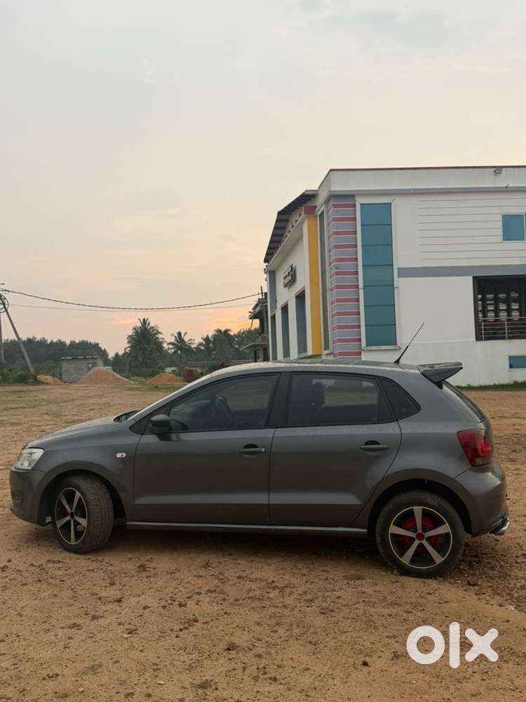 Volkswagen Polo Petrol Manual 2011