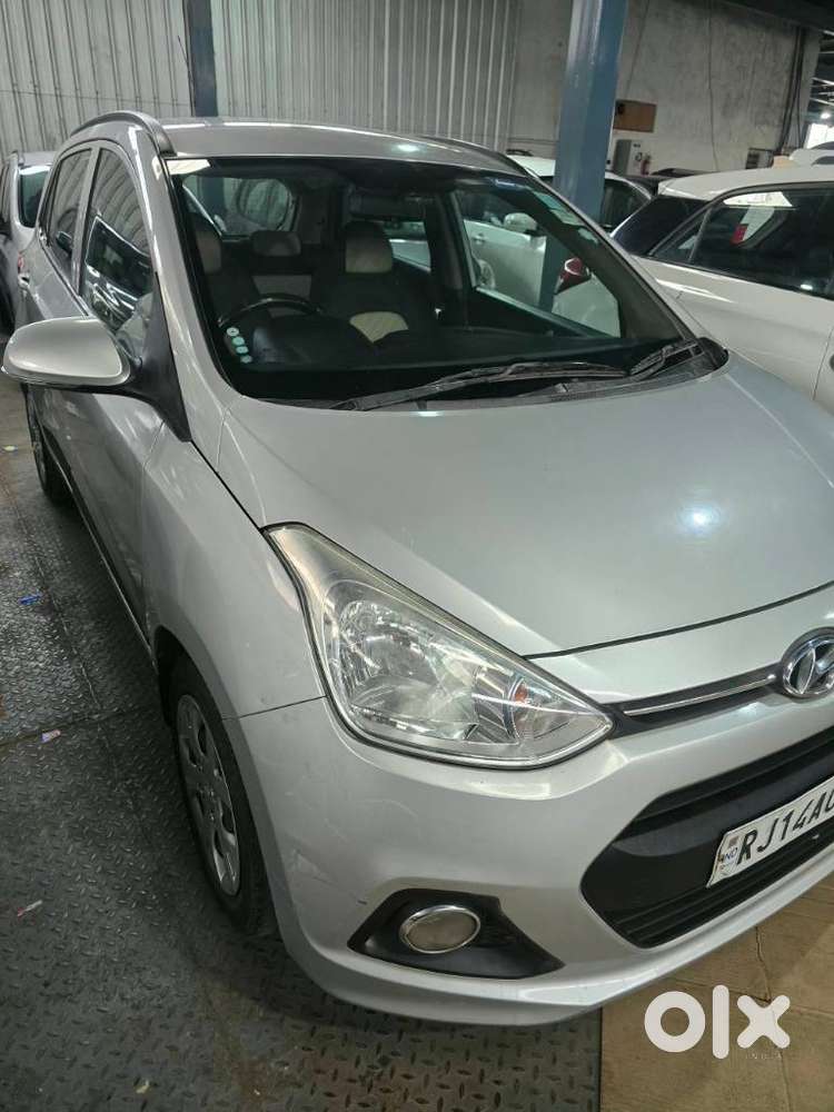 Hyundai Grand I10 Sportz, 2015, Petrol