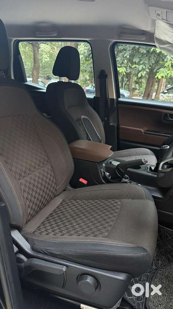 Mahindra Scorpio N Z4 Petrol Mt 7 Str, 2023, Petrol