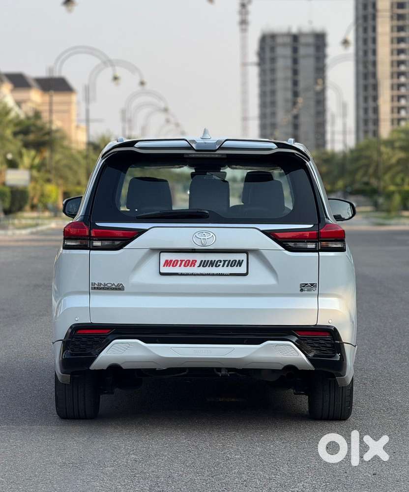 Toyota Innova Hycross 2.0 Zx Hybrid 7 Str, 2025, Petrol