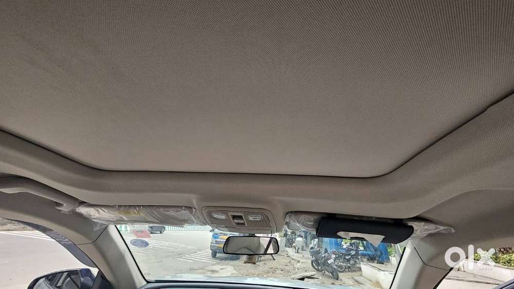 Mahindra Xuv700 2.0 Ax 5 Petrol Mt 7 Str, 2022, Petrol