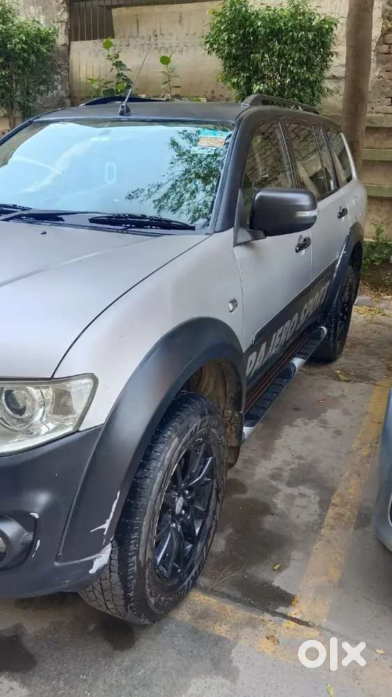 Mitsubishi Pajero Sport 2015 Diesel Well Maintained