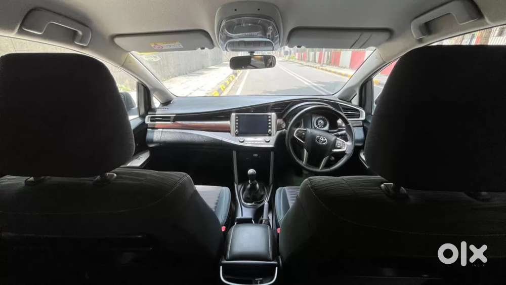 Toyota Innova Crysta [2020-ongoing] 2.4 Vx 8 Str, 2024, Diesel